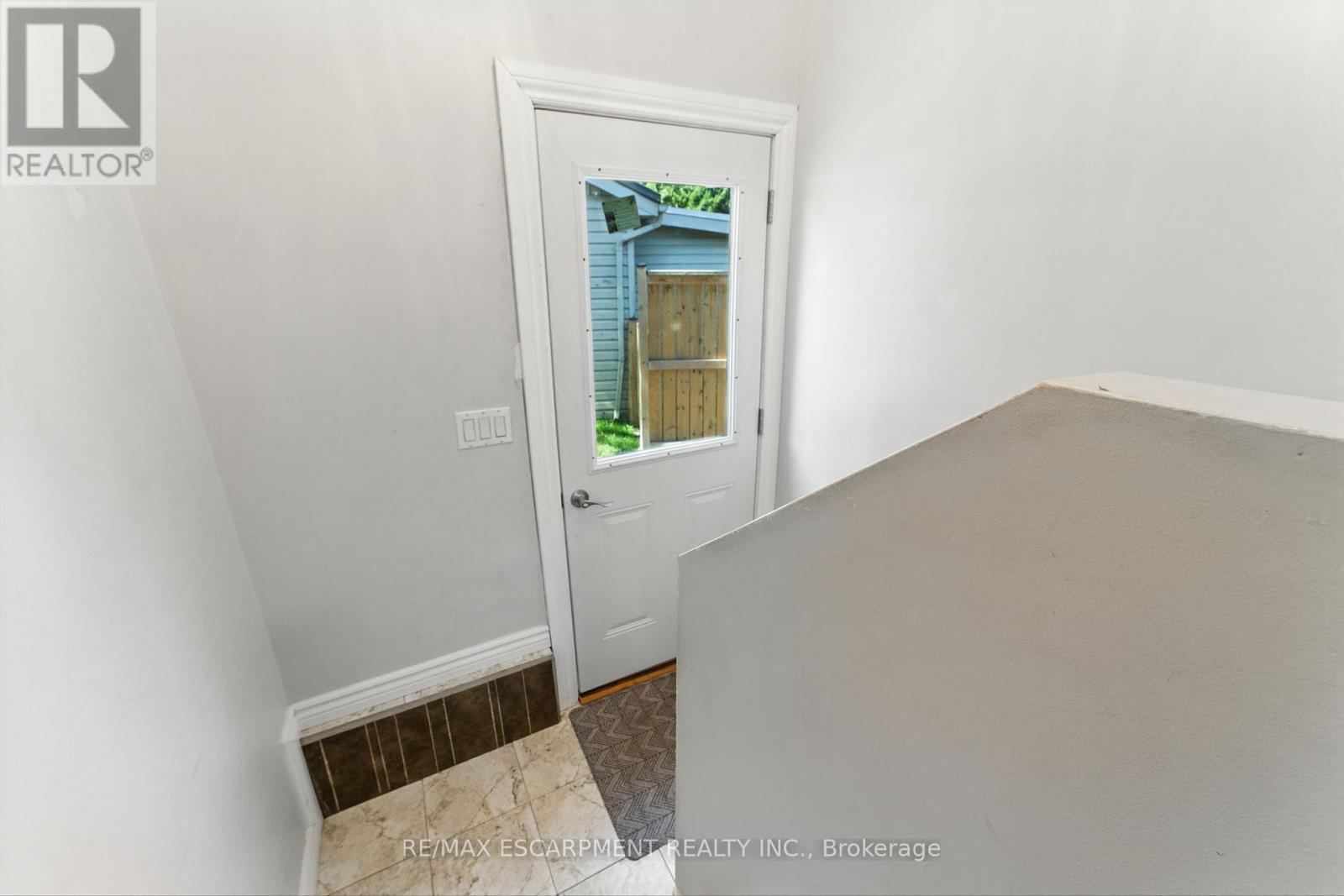 Photo 12 of 60 Hamilton Plank Road, Norfolk ON