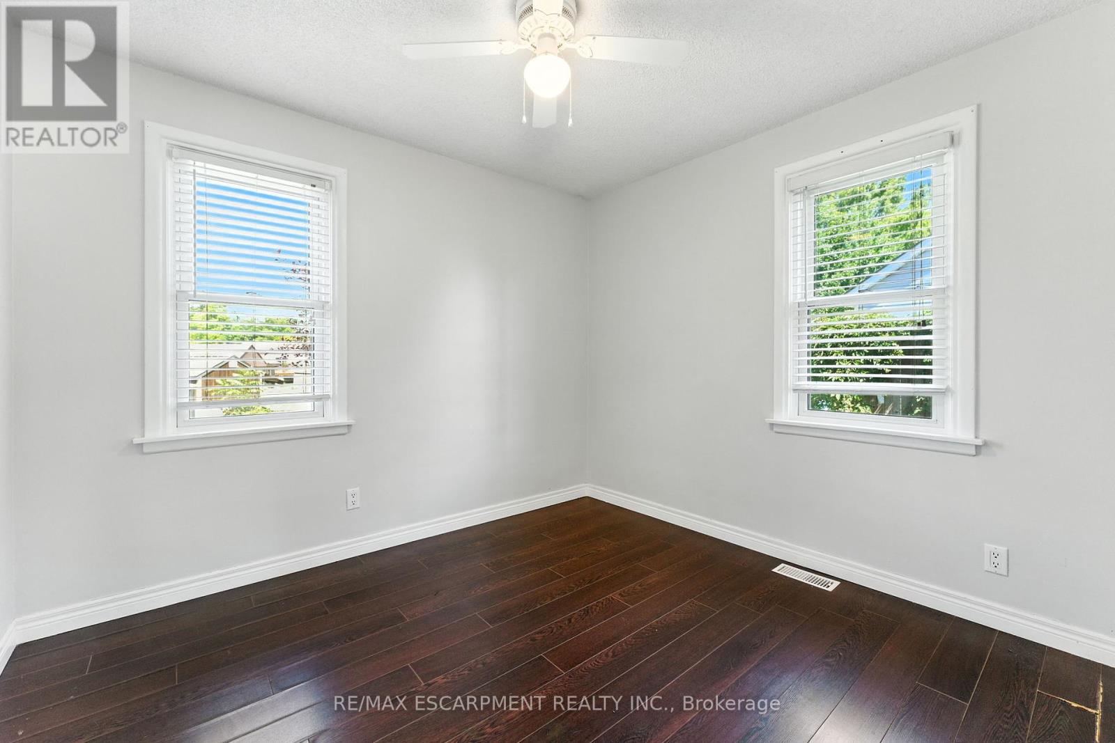 Photo 8 of 60 Hamilton Plank Road, Norfolk ON