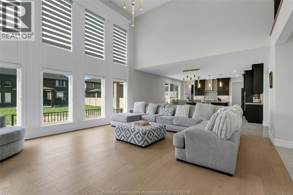 Photo 12 of 570 Orchard Crescent, Windsor ON