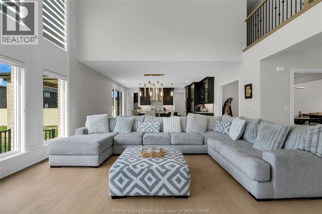 Photo 13 of 570 Orchard Crescent, Windsor ON