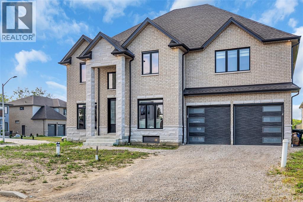 Photo 2 of 570 Orchard Crescent, Windsor ON