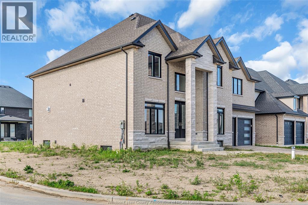 Photo 3 of 570 Orchard Crescent, Windsor ON