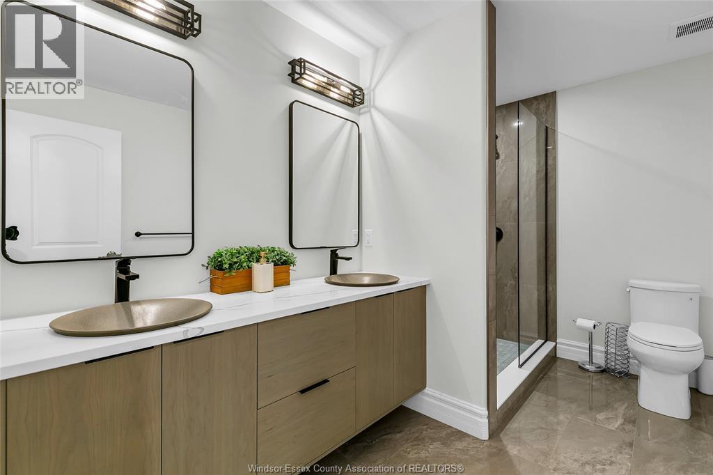 Photo 31 of 570 Orchard Crescent, Windsor ON