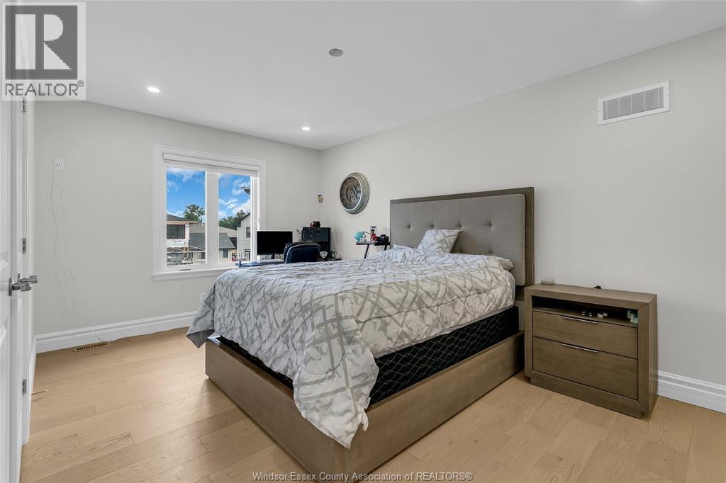 Photo 32 of 570 Orchard Crescent, Windsor ON
