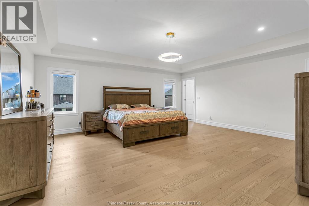 Photo 34 of 570 Orchard Crescent, Windsor ON
