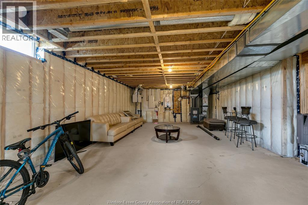 Photo 38 of 570 Orchard Crescent, Windsor ON