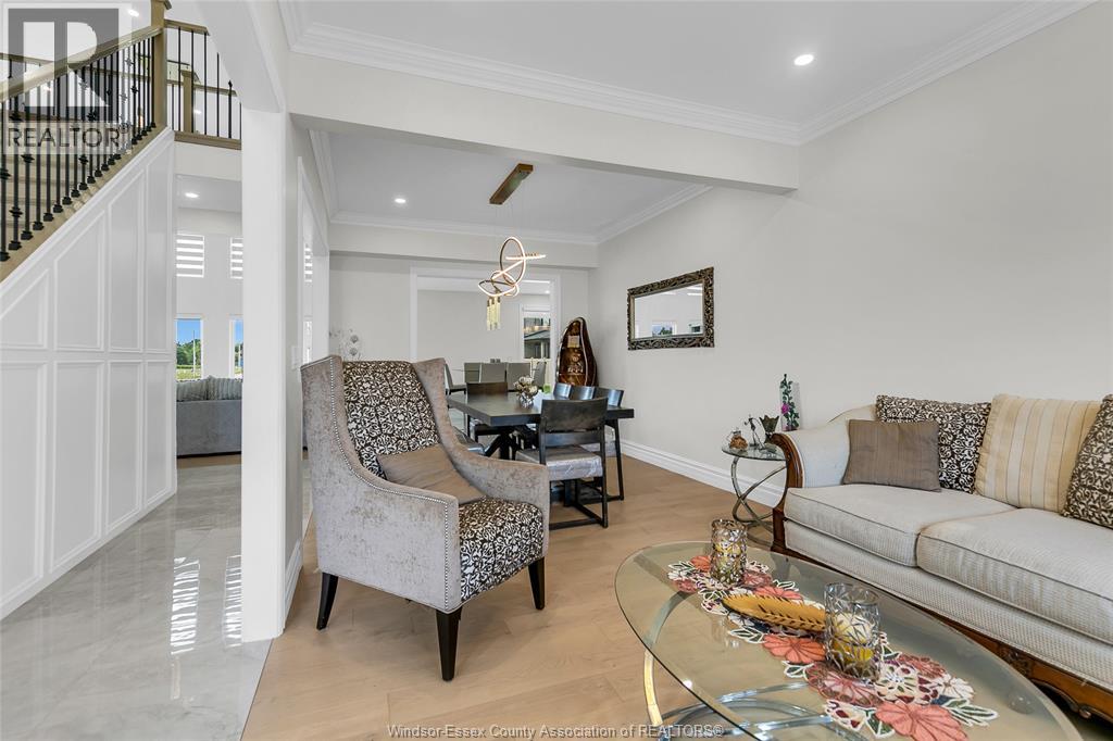 Photo 7 of 570 Orchard Crescent, Windsor ON