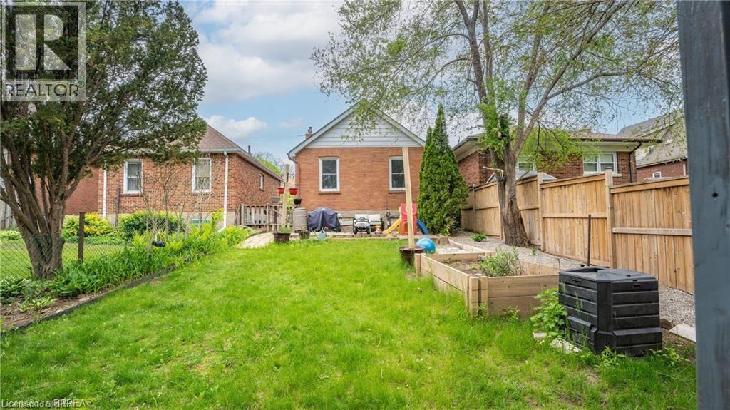 Photo 34 of 69 Lyons Avenue, Brantford ON
