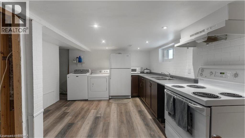 Photo 15 of 69 Lyons Avenue, Brantford ON