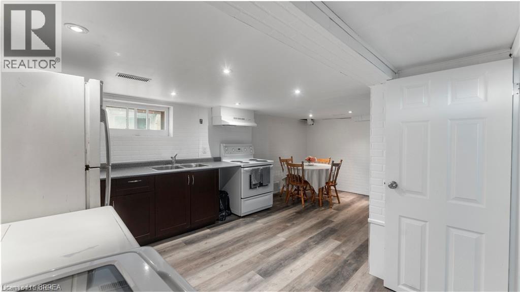 Photo 17 of 69 Lyons Avenue, Brantford ON