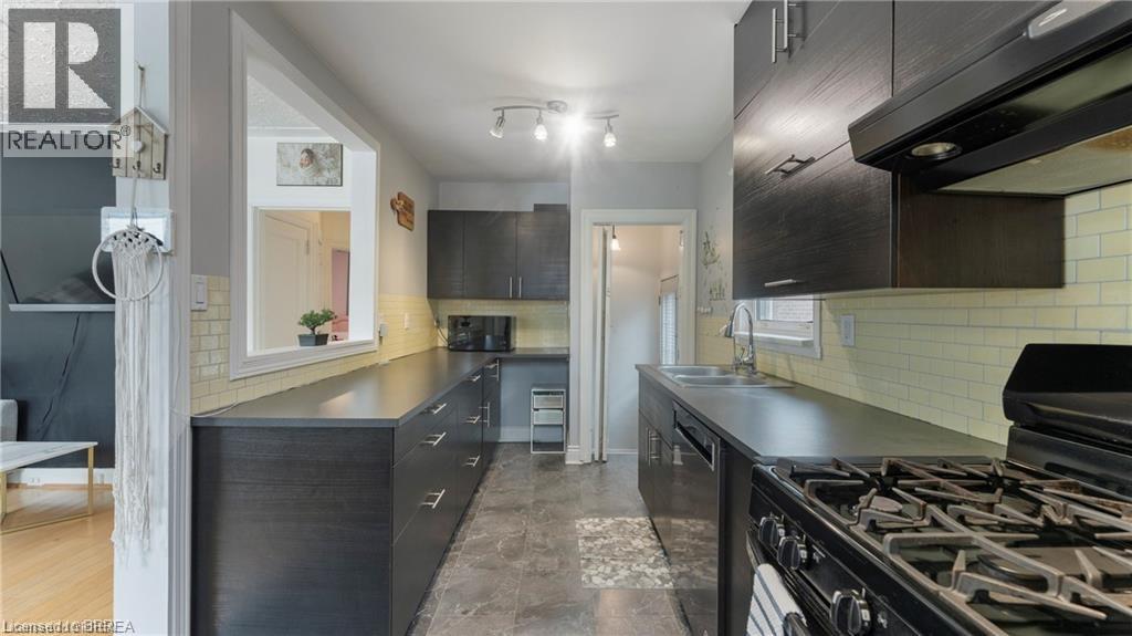 Photo 8 of 69 Lyons Avenue, Brantford ON