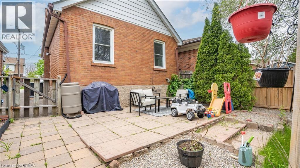 Photo 28 of 69 Lyons Avenue, Brantford ON