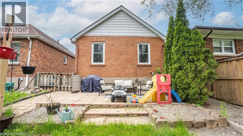 Photo 32 of 69 Lyons Avenue, Brantford ON