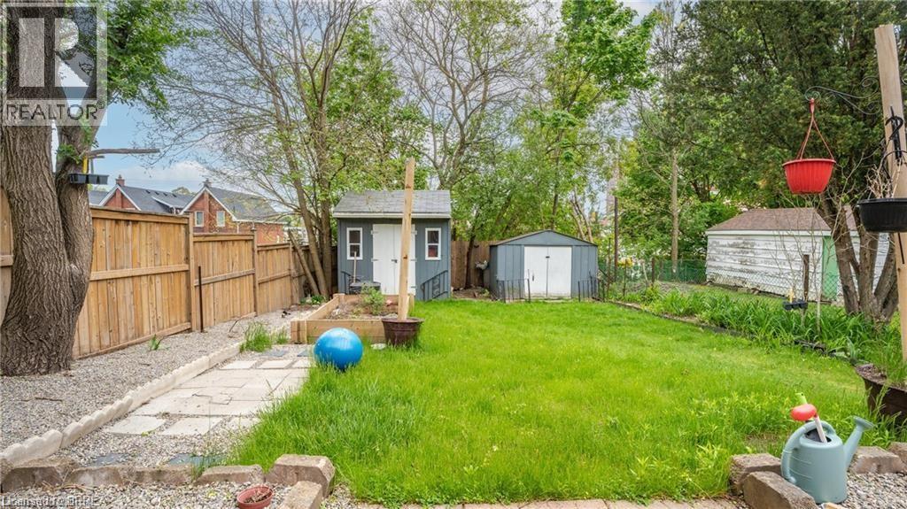 Photo 31 of 69 Lyons Avenue, Brantford ON