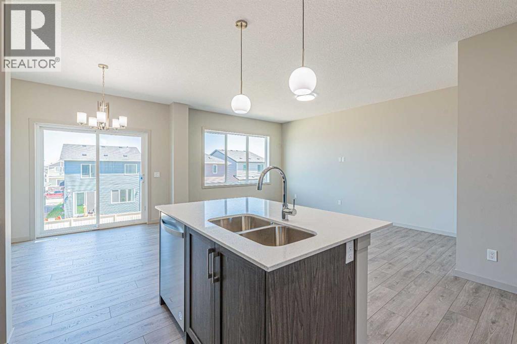 Photo 17 of 914 Bayview Heights Sw, Airdrie AB