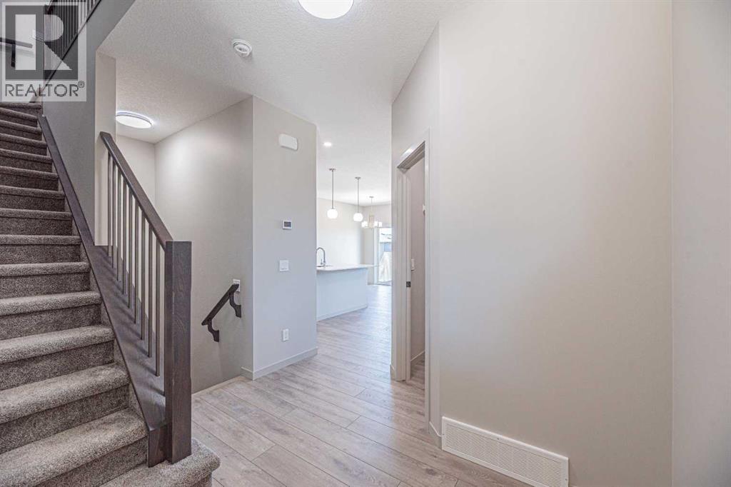Photo 11 of 914 Bayview Heights Sw, Airdrie AB