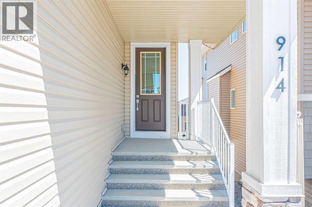 Photo 9 of 914 Bayview Heights Sw, Airdrie AB