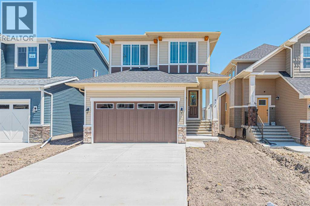 Photo 2 of 914 Bayview Heights Sw, Airdrie AB