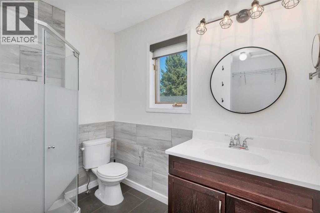11 Maple Bay, Lacombe