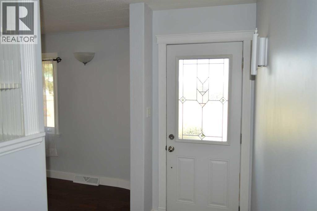 Photo 11 of 4817 50 Avenue, Killam AB