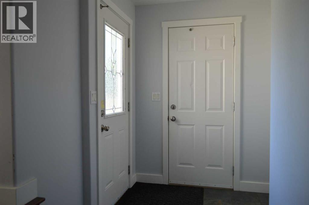 Photo 5 of 4817 50 Avenue, Killam AB