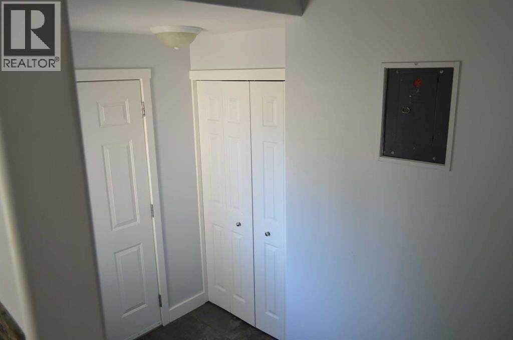 Photo 7 of 4817 50 Avenue, Killam AB