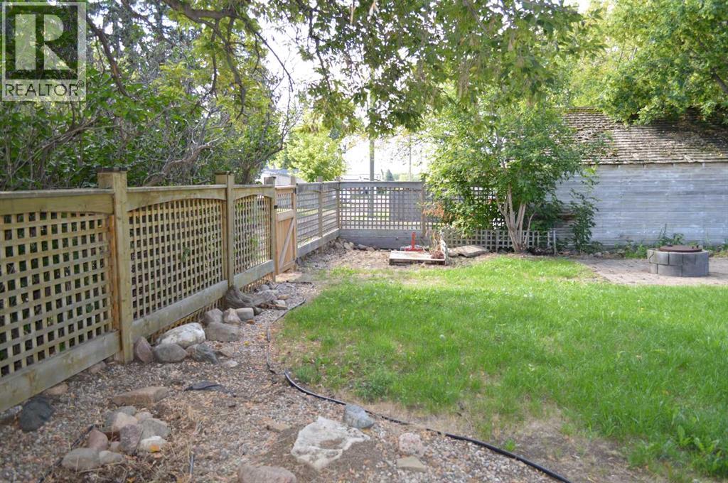 Photo 3 of 4817 50 Avenue, Killam AB