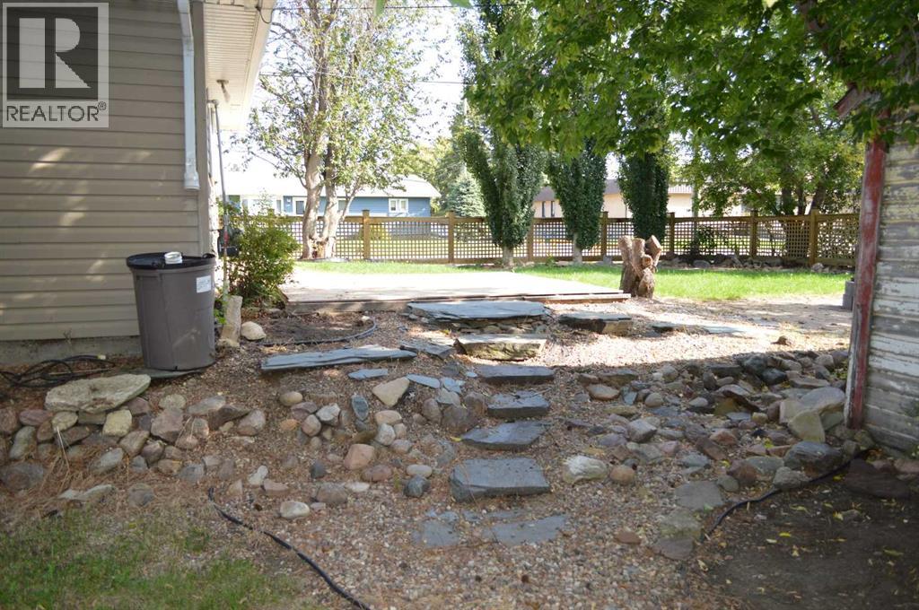 Photo 4 of 4817 50 Avenue, Killam AB