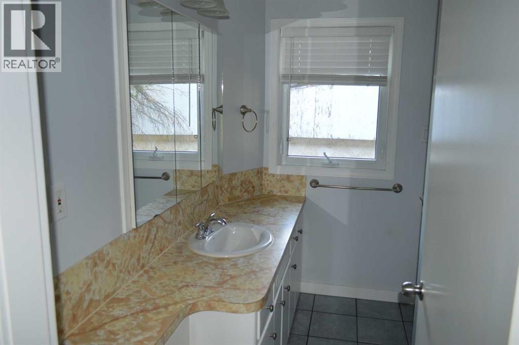 Photo 18 of 4817 50 Avenue, Killam AB