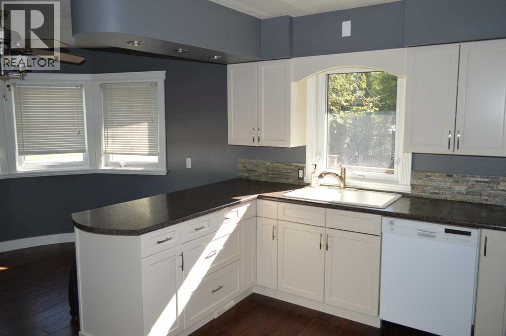 Photo 8 of 4817 50 Avenue, Killam AB