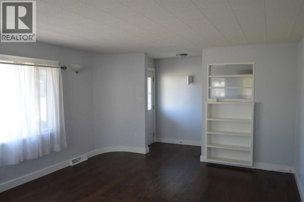 Photo 15 of 4817 50 Avenue, Killam AB