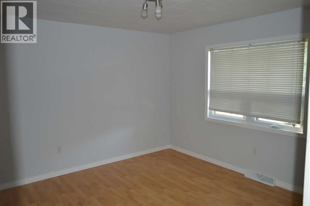 Photo 17 of 4817 50 Avenue, Killam AB