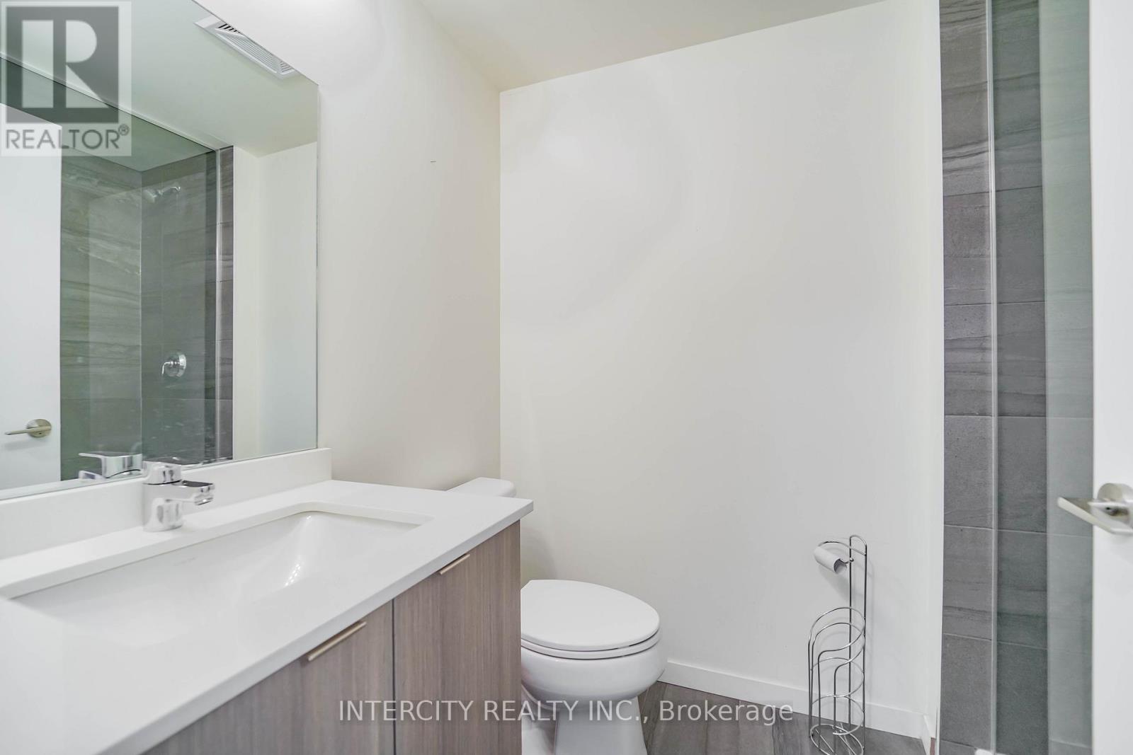 Photo 10 of 611 3237 Bayview Avenue, Toronto ON