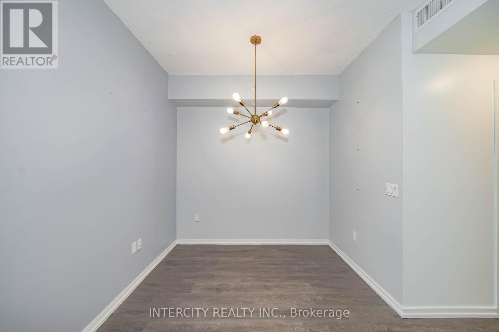 Photo 15 of 611 3237 Bayview Avenue, Toronto ON
