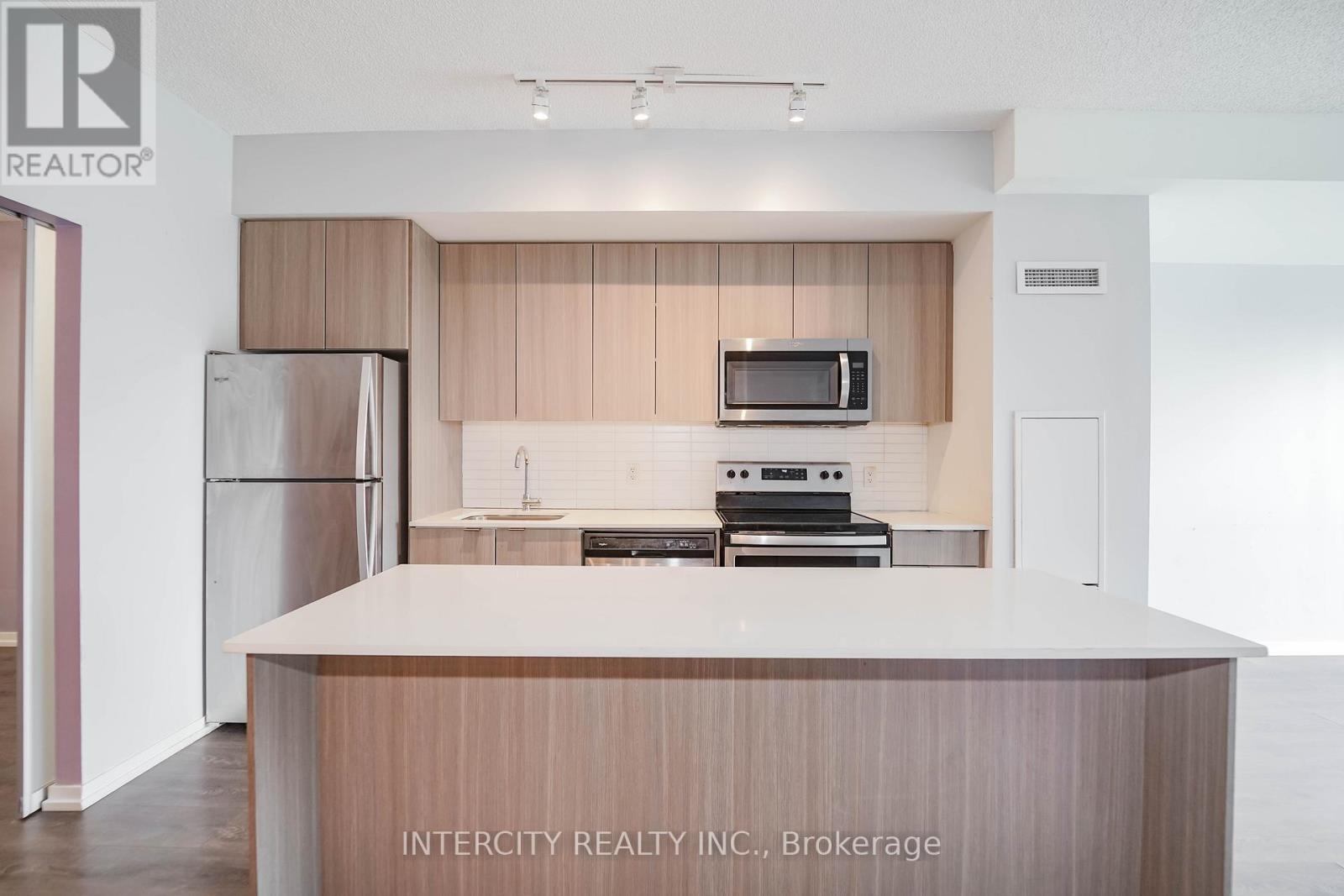 Photo 18 of 611 3237 Bayview Avenue, Toronto ON