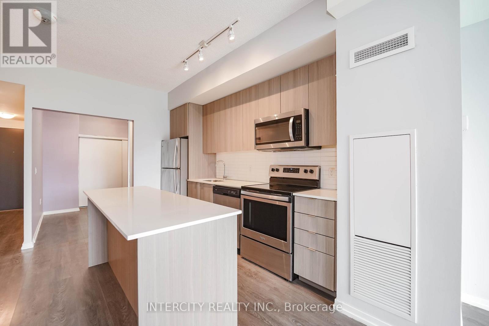 Photo 19 of 611 3237 Bayview Avenue, Toronto ON