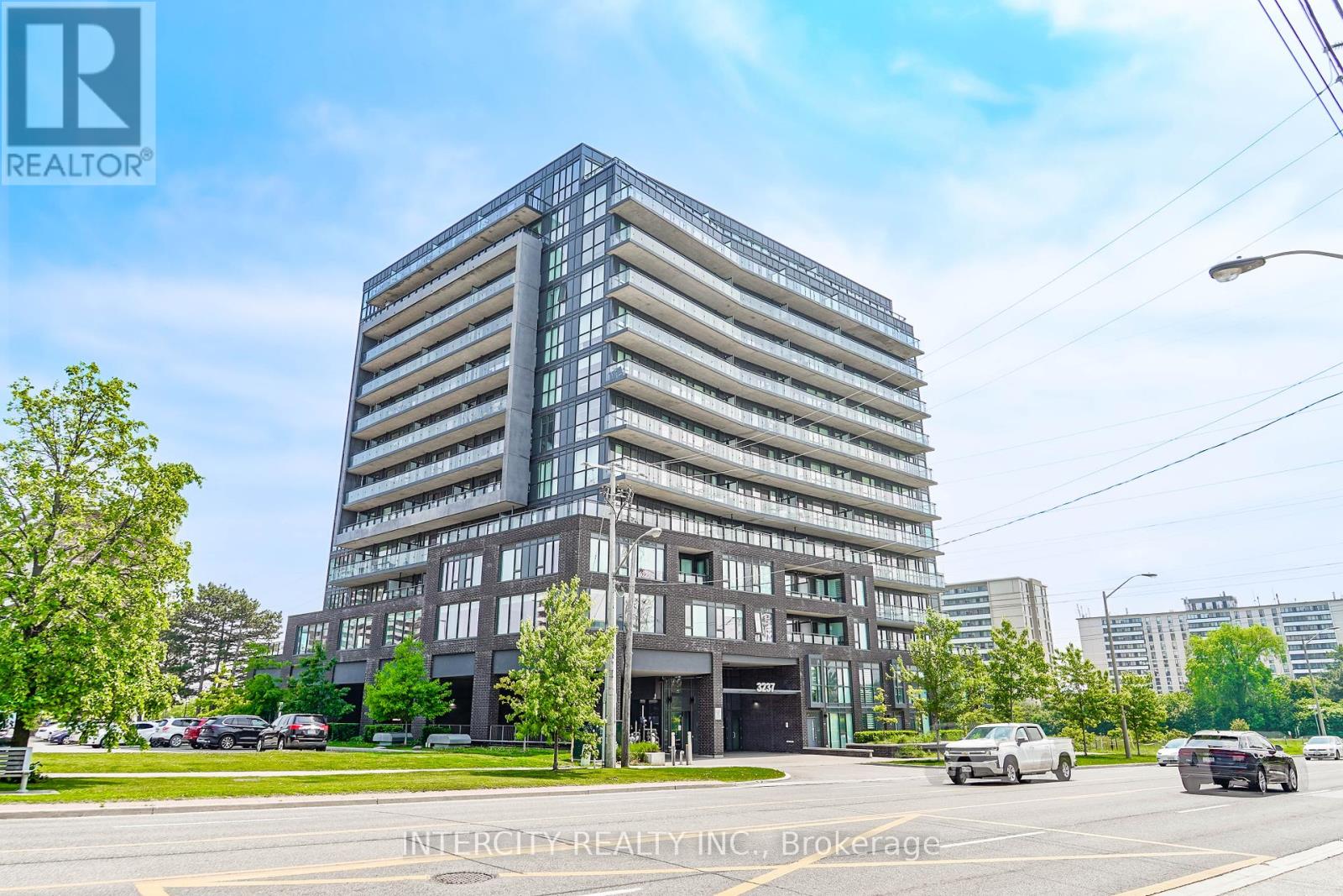 Photo 2 of 611 3237 Bayview Avenue, Toronto ON