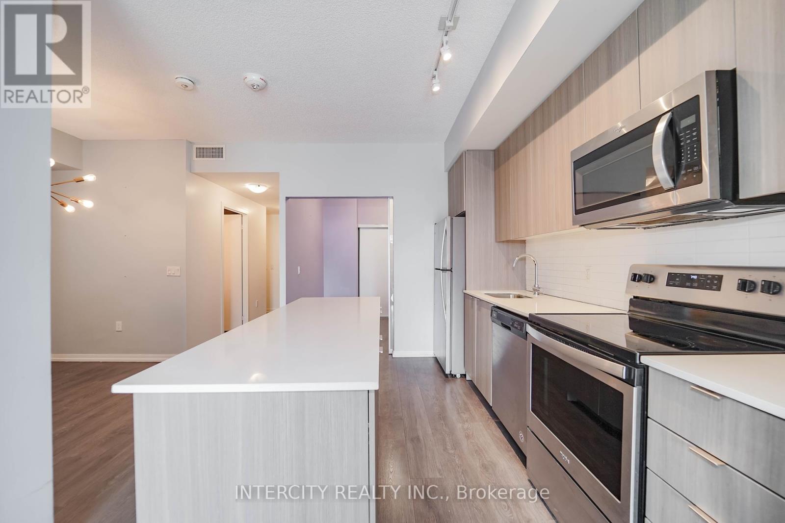Photo 20 of 611 3237 Bayview Avenue, Toronto ON
