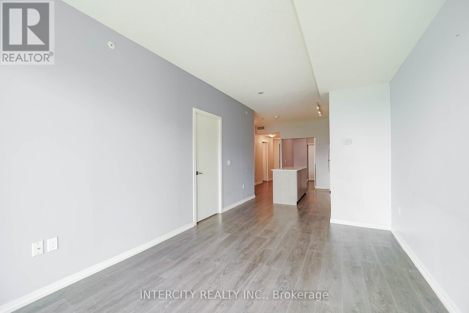 Photo 24 of 611 3237 Bayview Avenue, Toronto ON