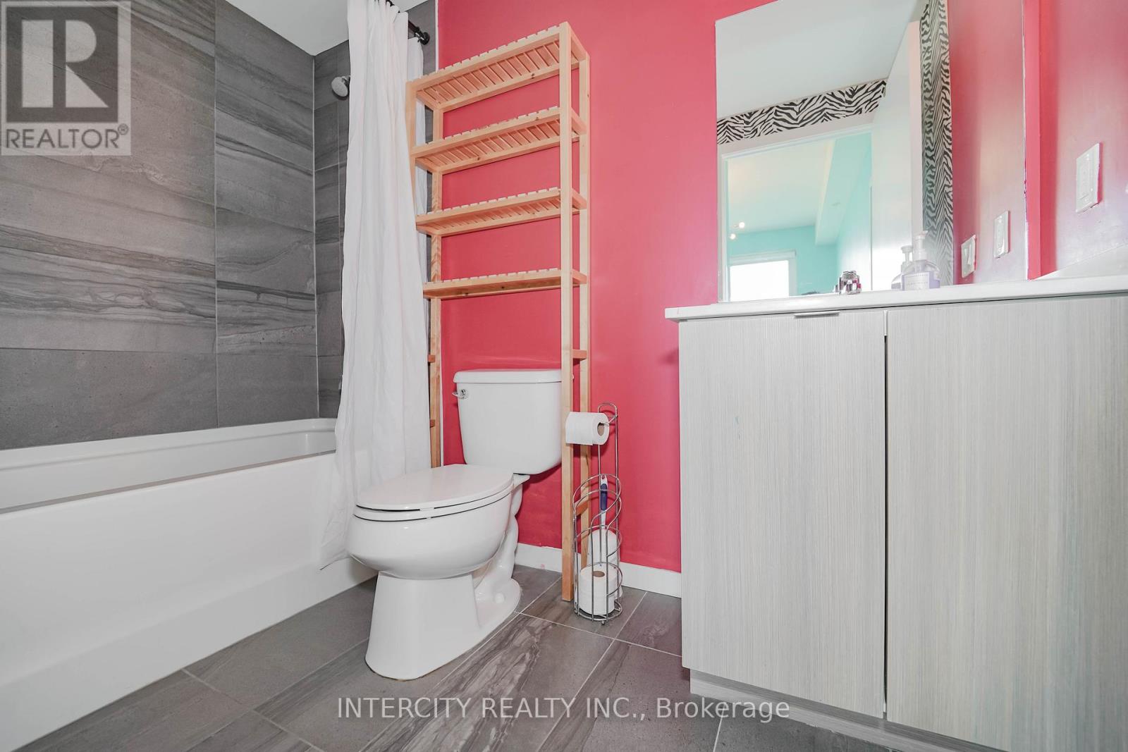 Photo 30 of 611 3237 Bayview Avenue, Toronto ON