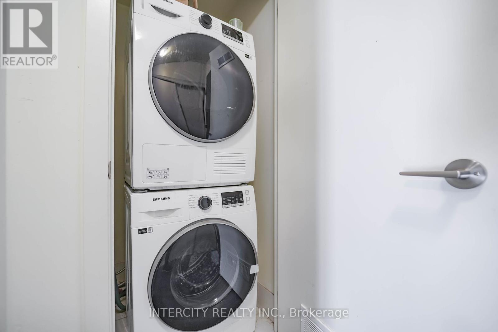 Photo 31 of 611 3237 Bayview Avenue, Toronto ON