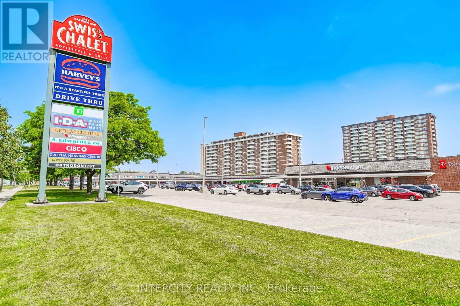 Photo 4 of 611 3237 Bayview Avenue, Toronto ON