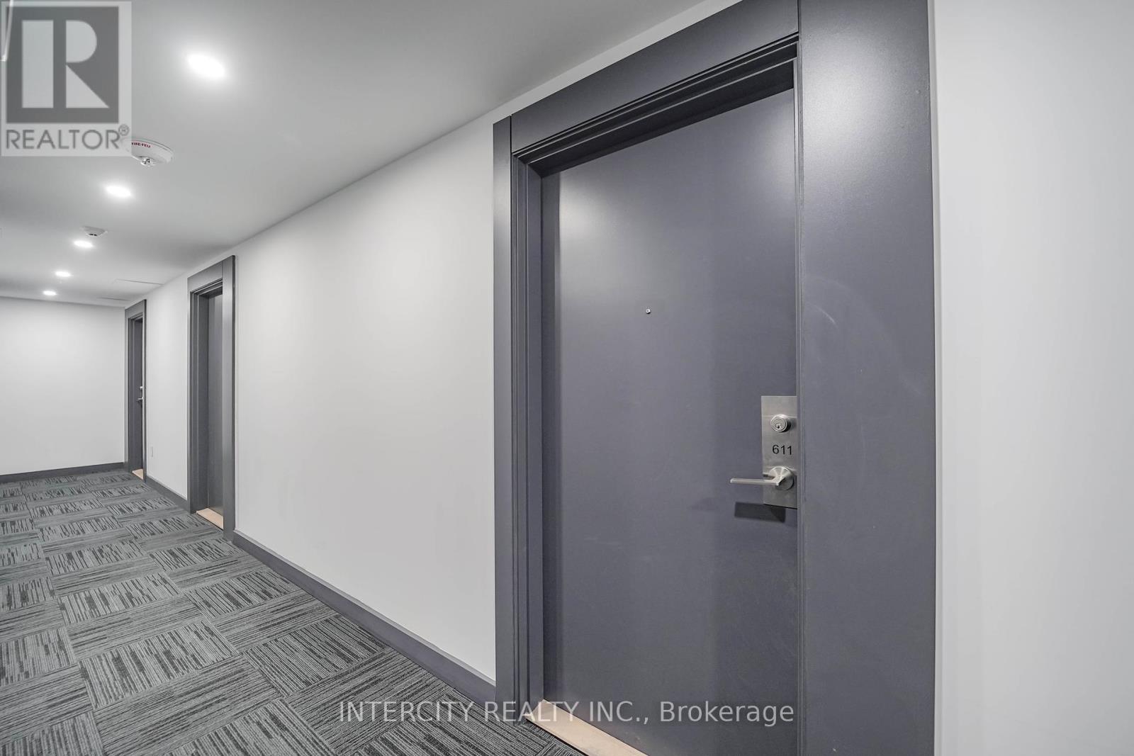 Photo 8 of 611 3237 Bayview Avenue, Toronto ON