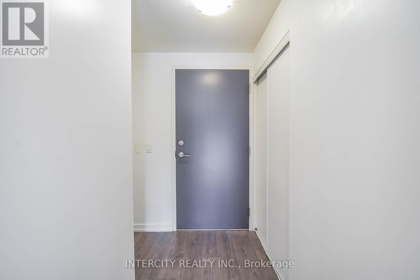 Photo 9 of 611 3237 Bayview Avenue, Toronto ON