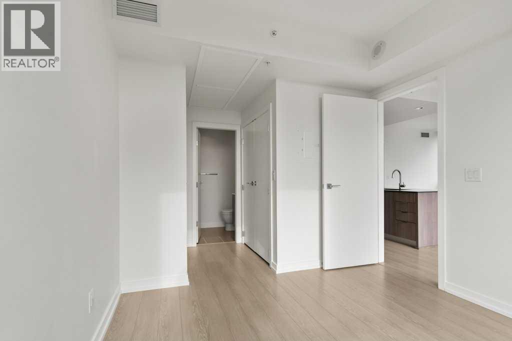 Photo 15 of 806 128 2 Street Sw, Calgary AB