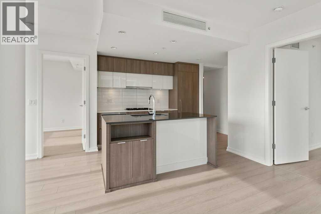 Photo 3 of 806 128 2 Street Sw, Calgary AB