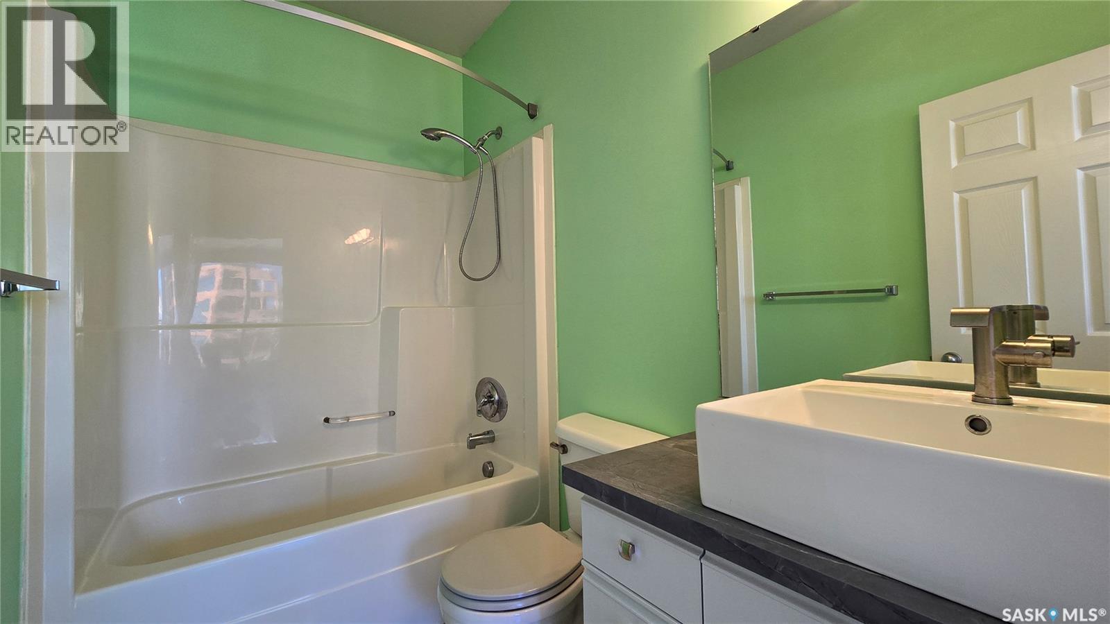 Photo 19 of 806 1867 Hamilton Street, Regina SK