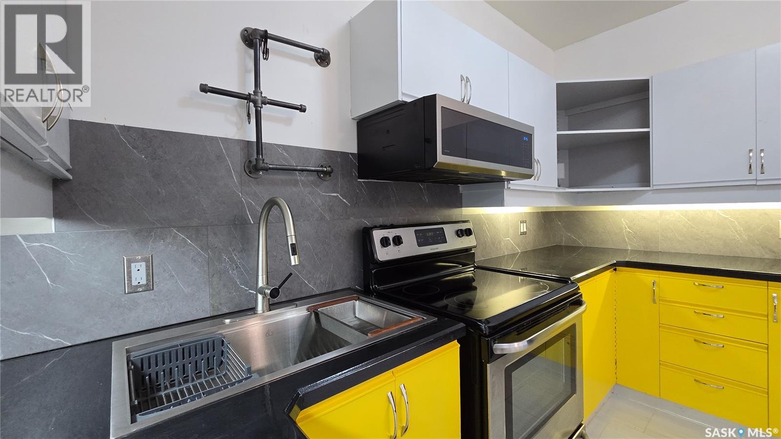 Photo 7 of 806 1867 Hamilton Street, Regina SK