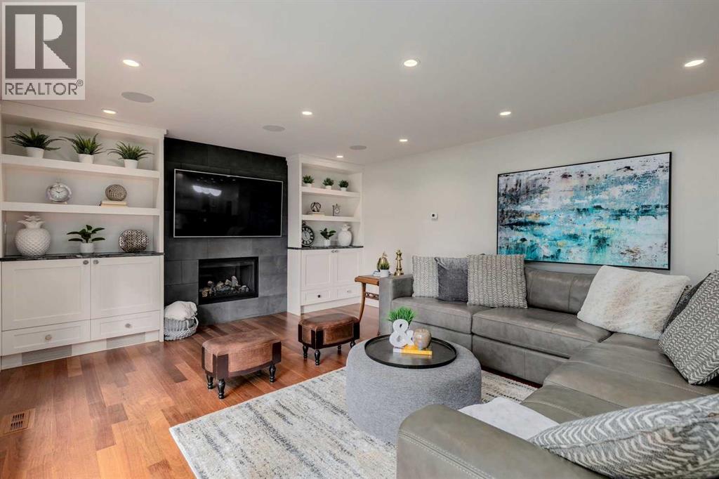 Single Family House for Sale in  Bay View Drive SW Bayview Calgary 