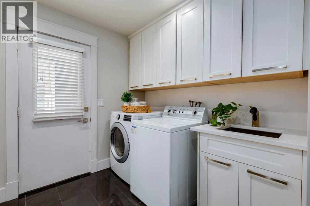 Single Family House for Sale in  Bay View Drive SW Bayview Calgary 